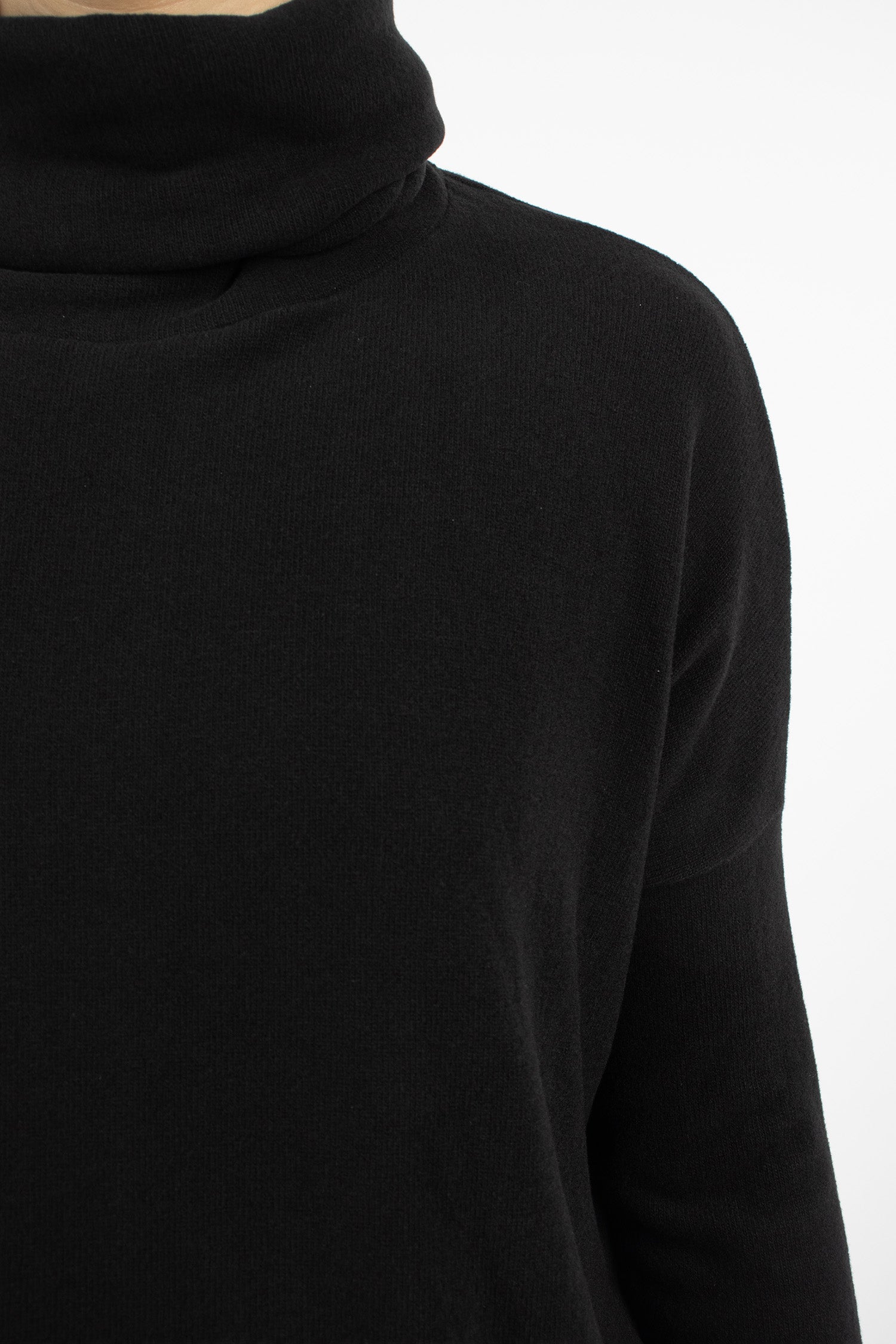 1932 Turtleneck Black
