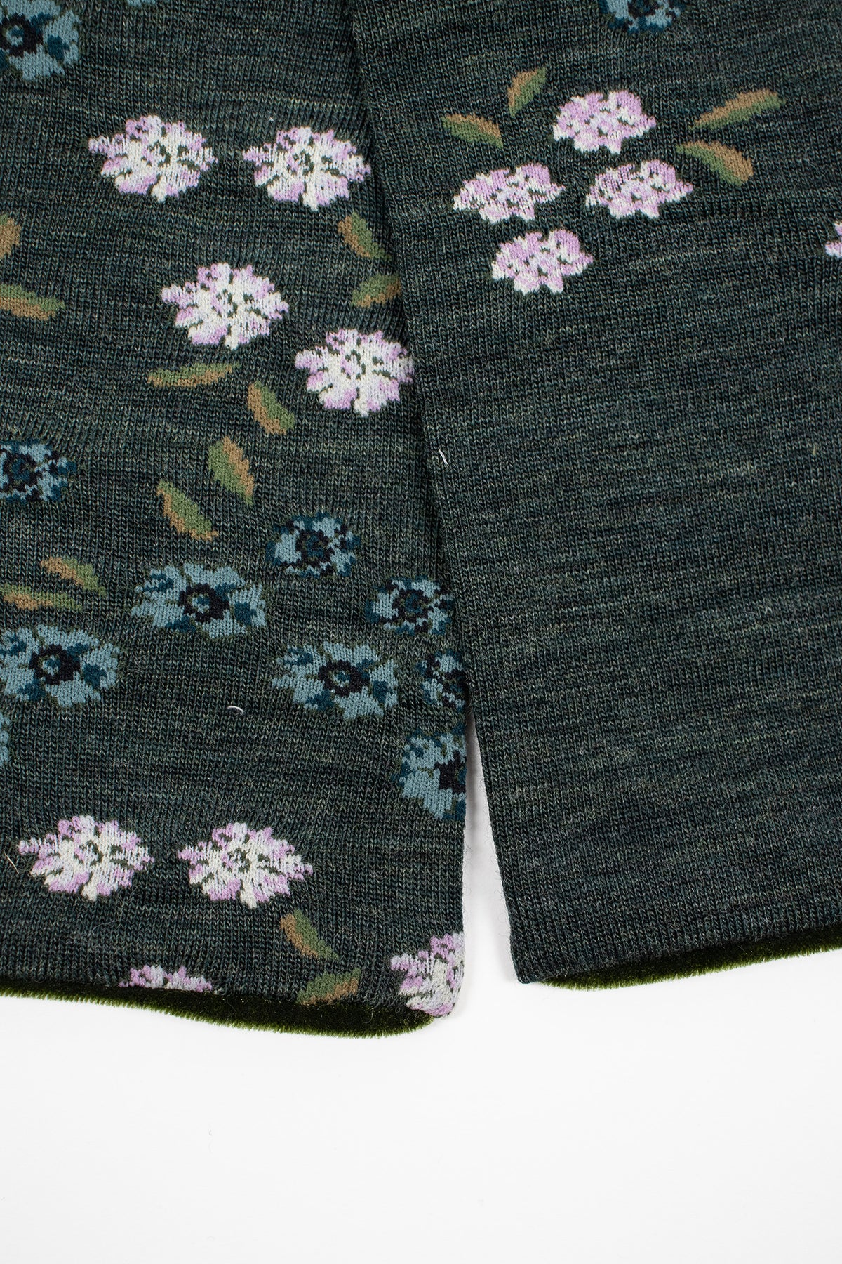 M77-825 Floral Muffler Green