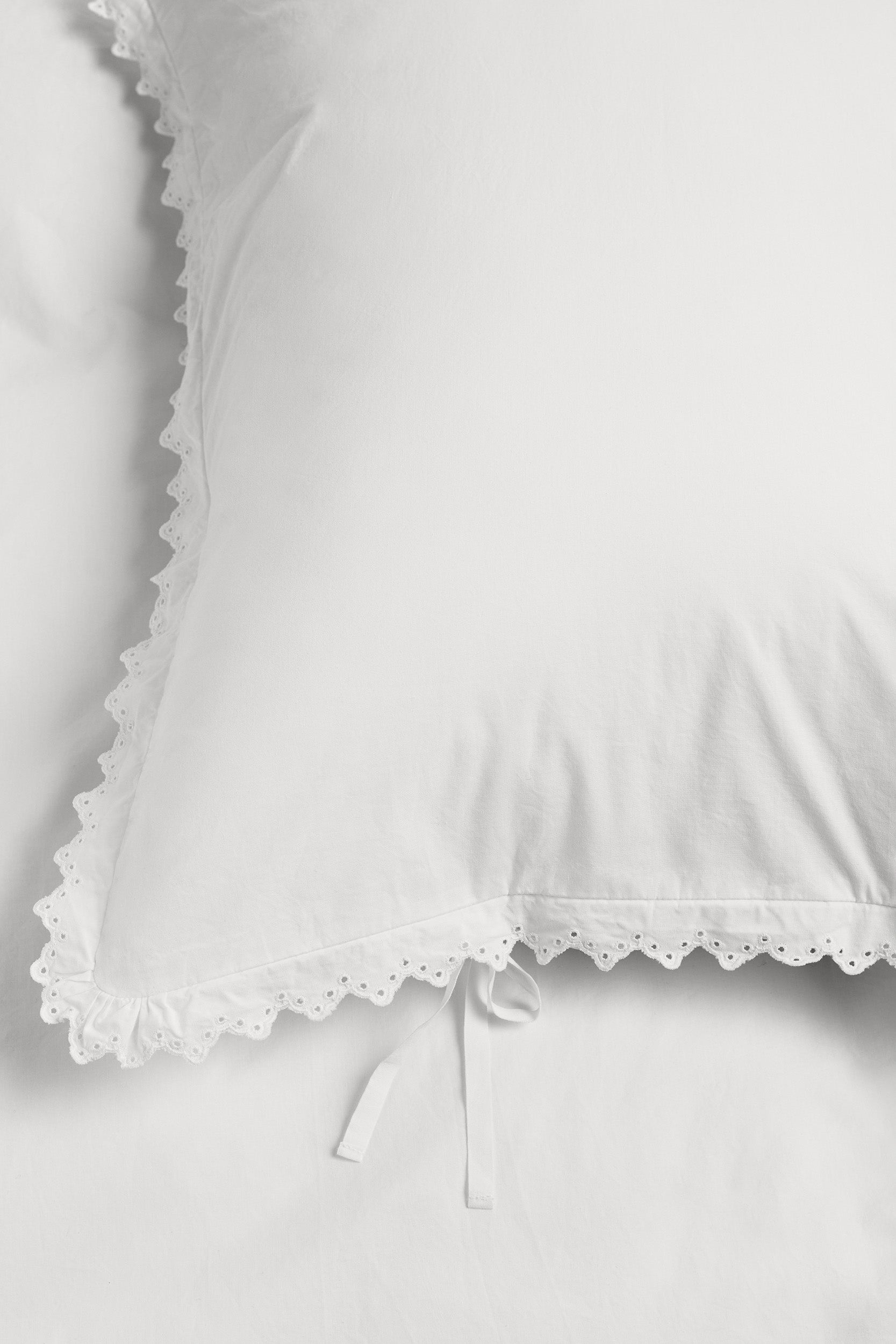 Broderie Anglaise Anaïs Pillowcase Broken White