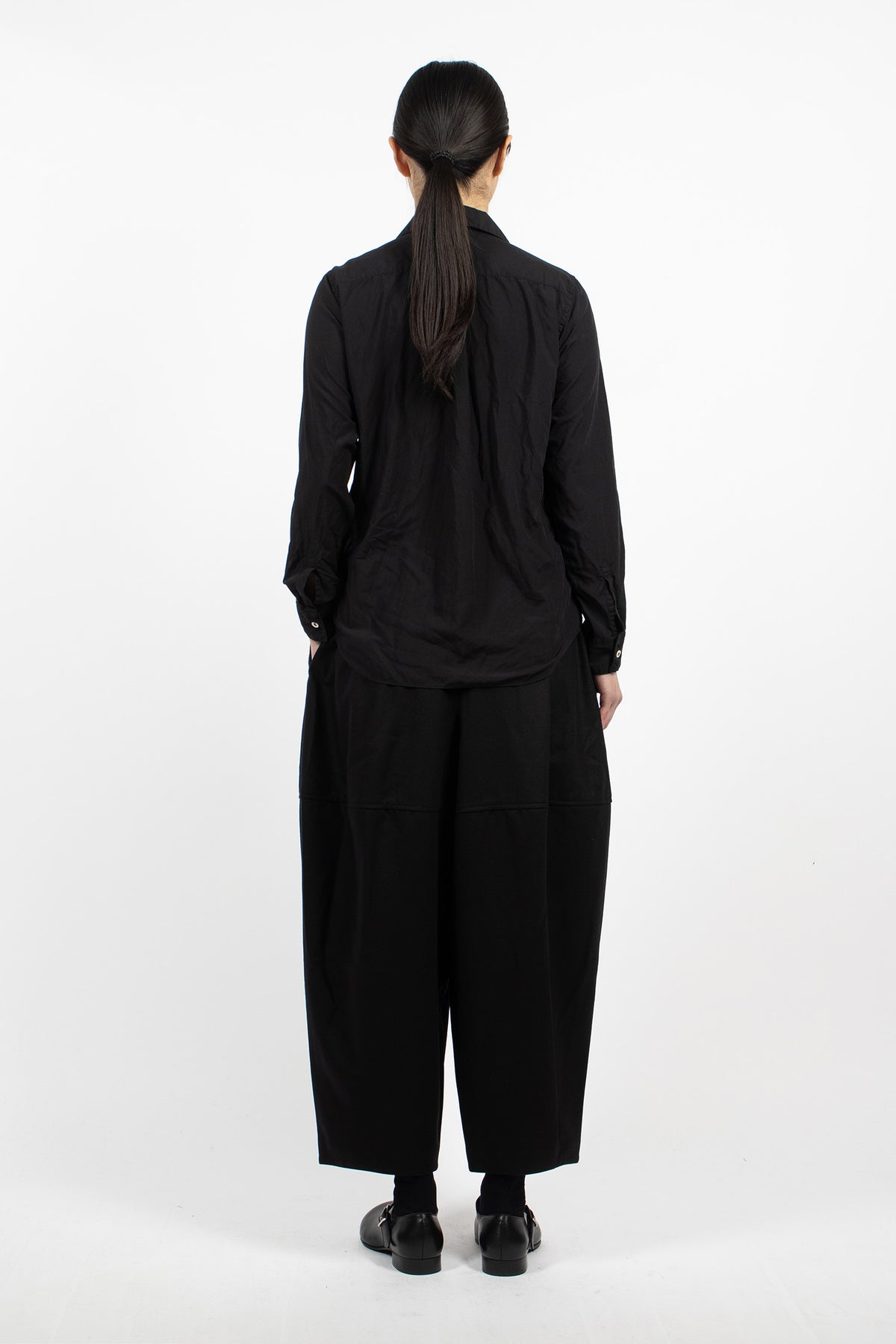 Curve Seam Tapered Pants Black