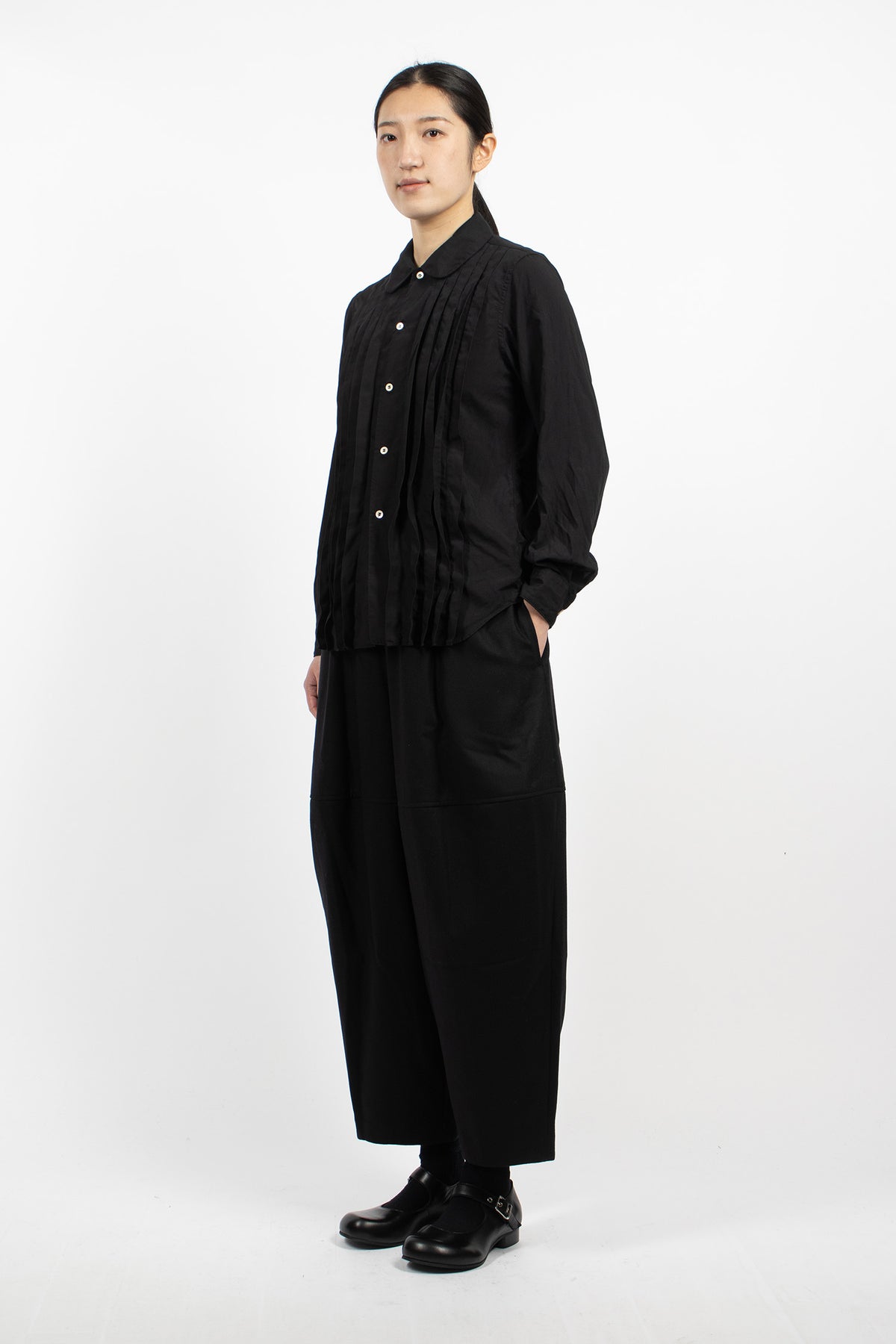 Curve Seam Tapered Pants Black