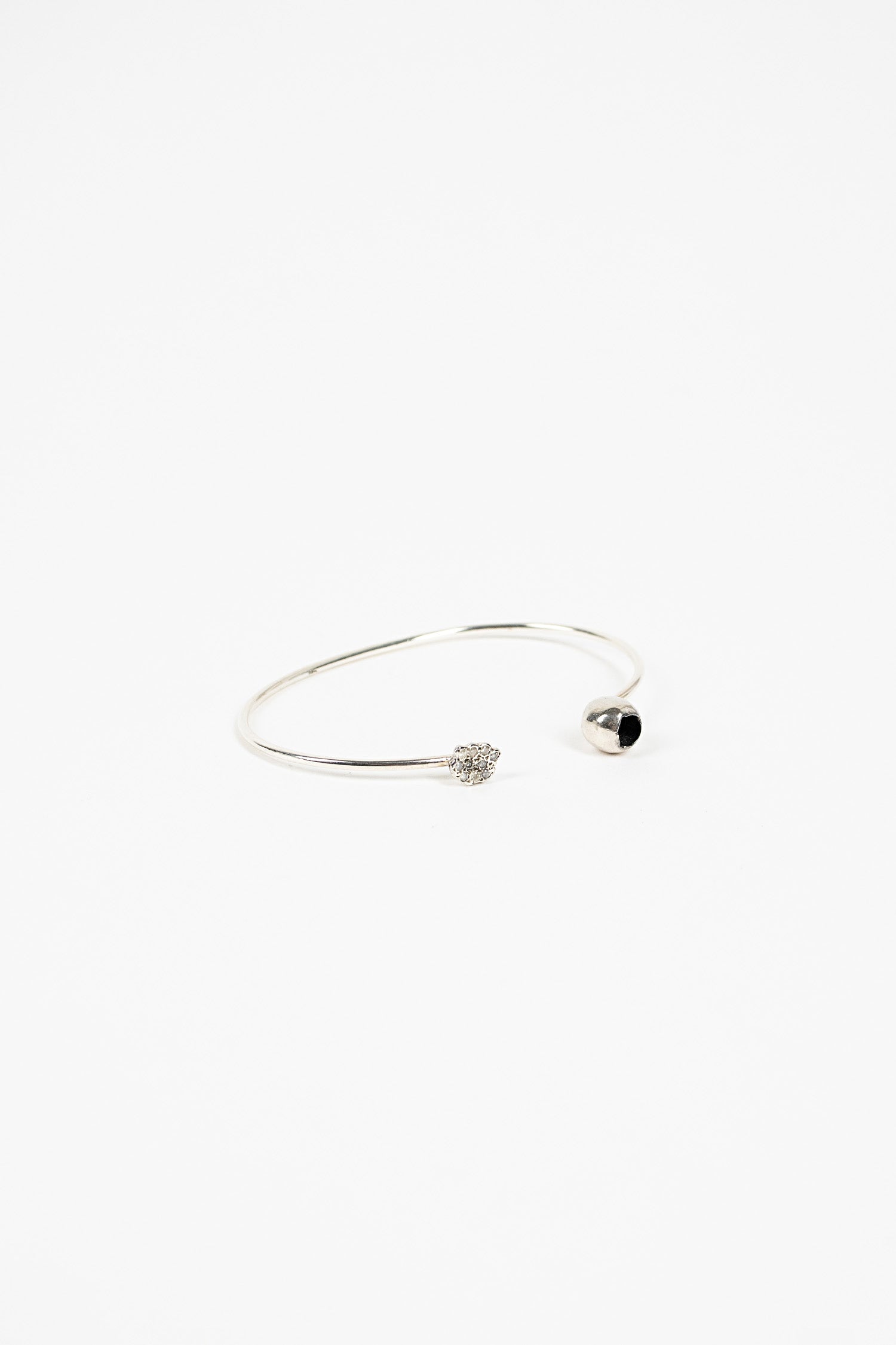 Shashi Sliver Bracelet 8x8 Diamond
