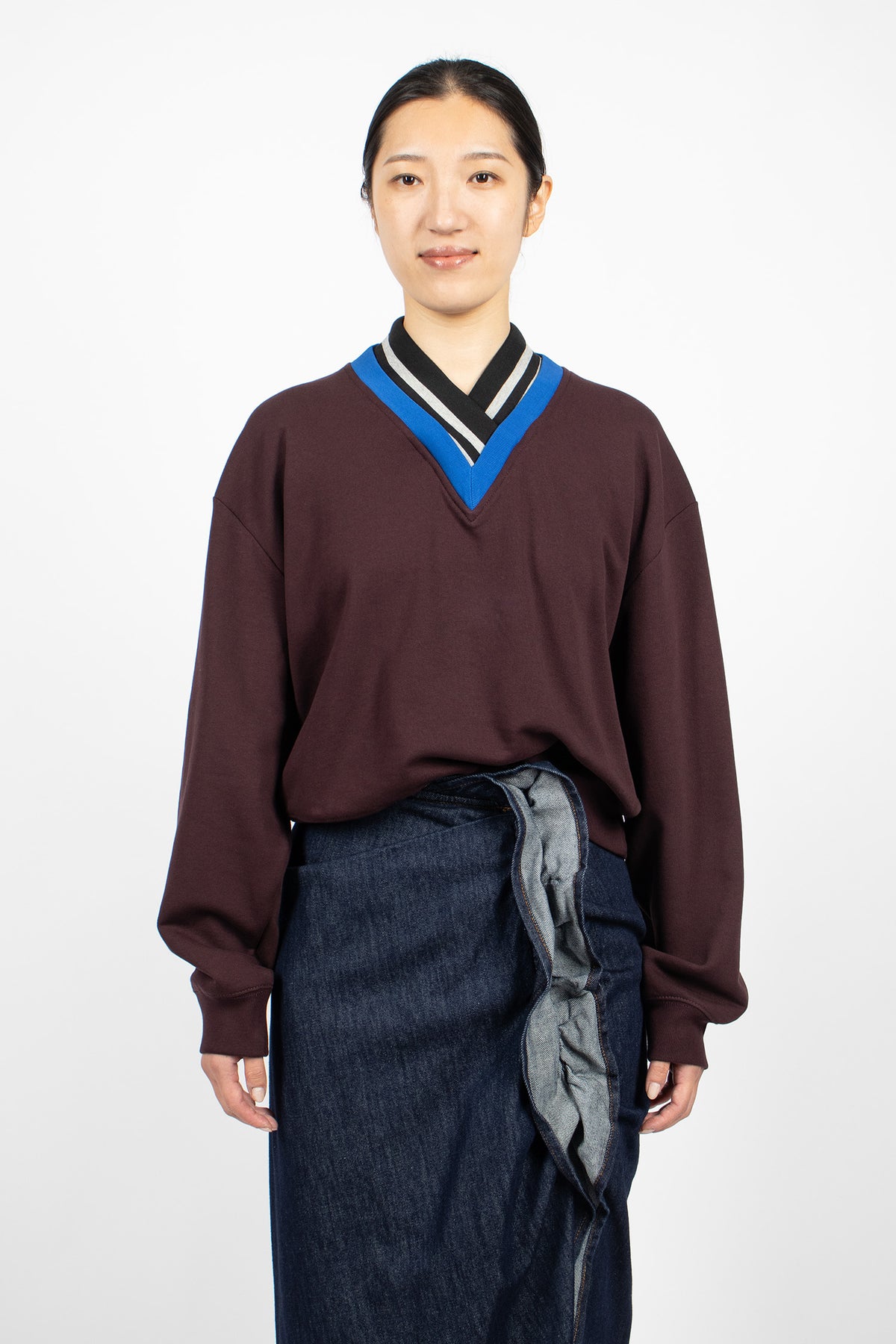 Contrast V-Neck Sweatshirt Burgundy