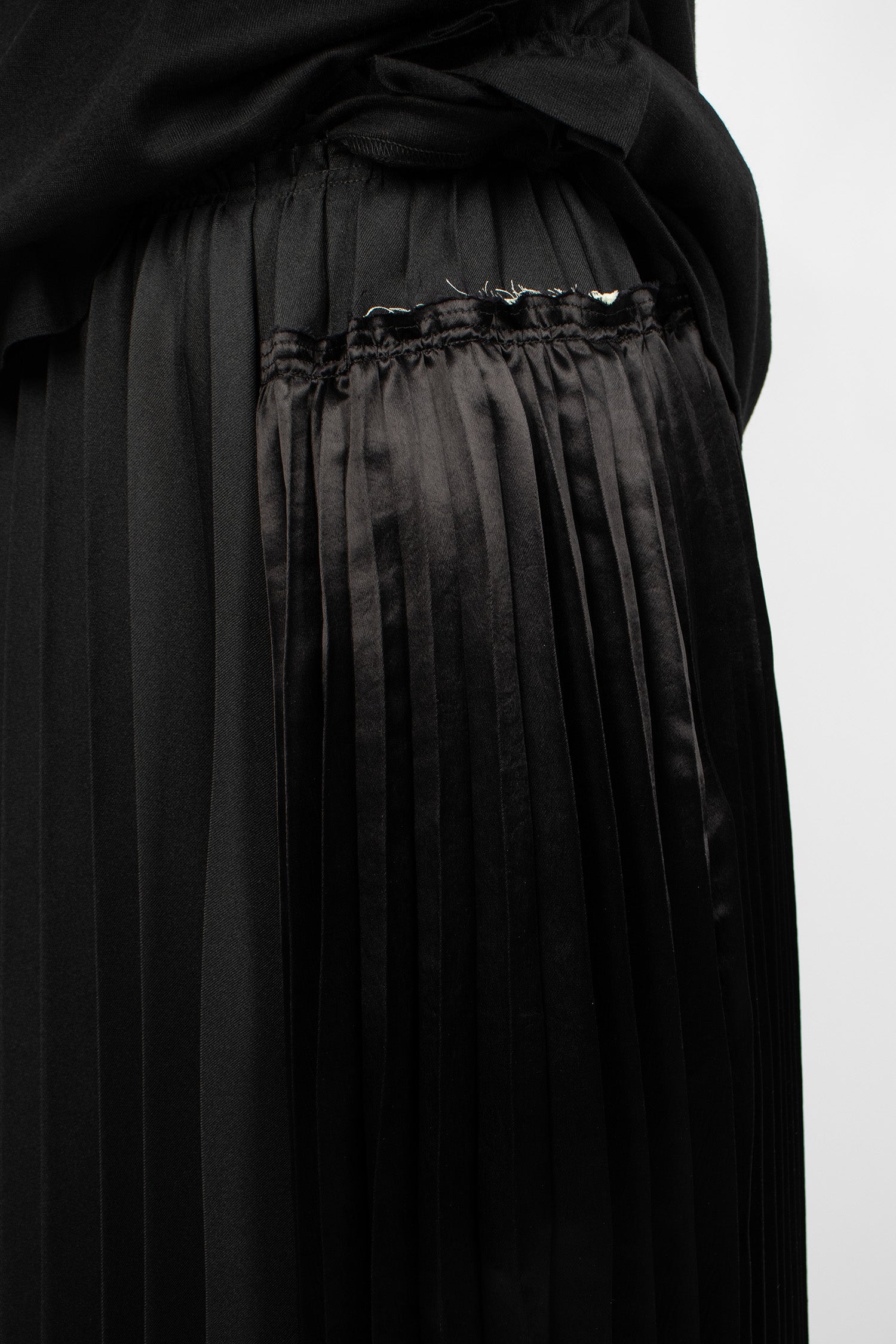 Pleated Panel Skirt Black