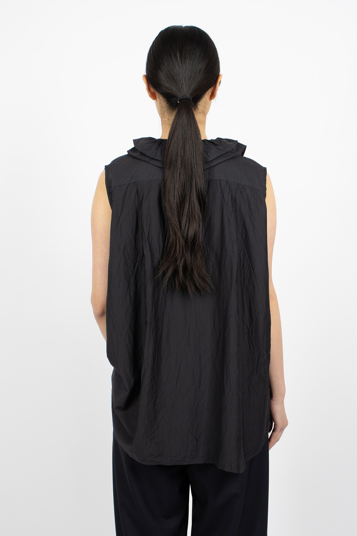 Ruffle Collar Sleeveless Shirt Black Navy