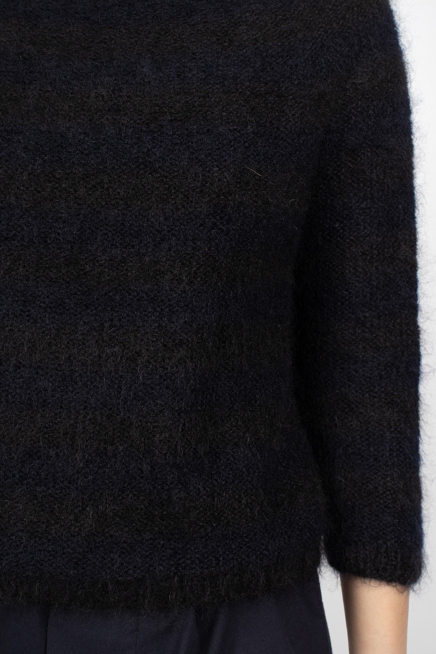 Hand-Knitted Stripe Sweater Black/Navy Blue