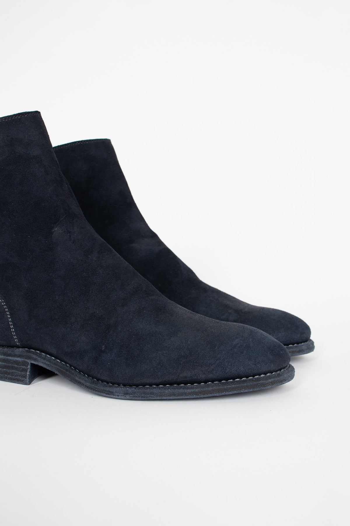 596GY Reverse Back Zip Ankle Boots CV185T