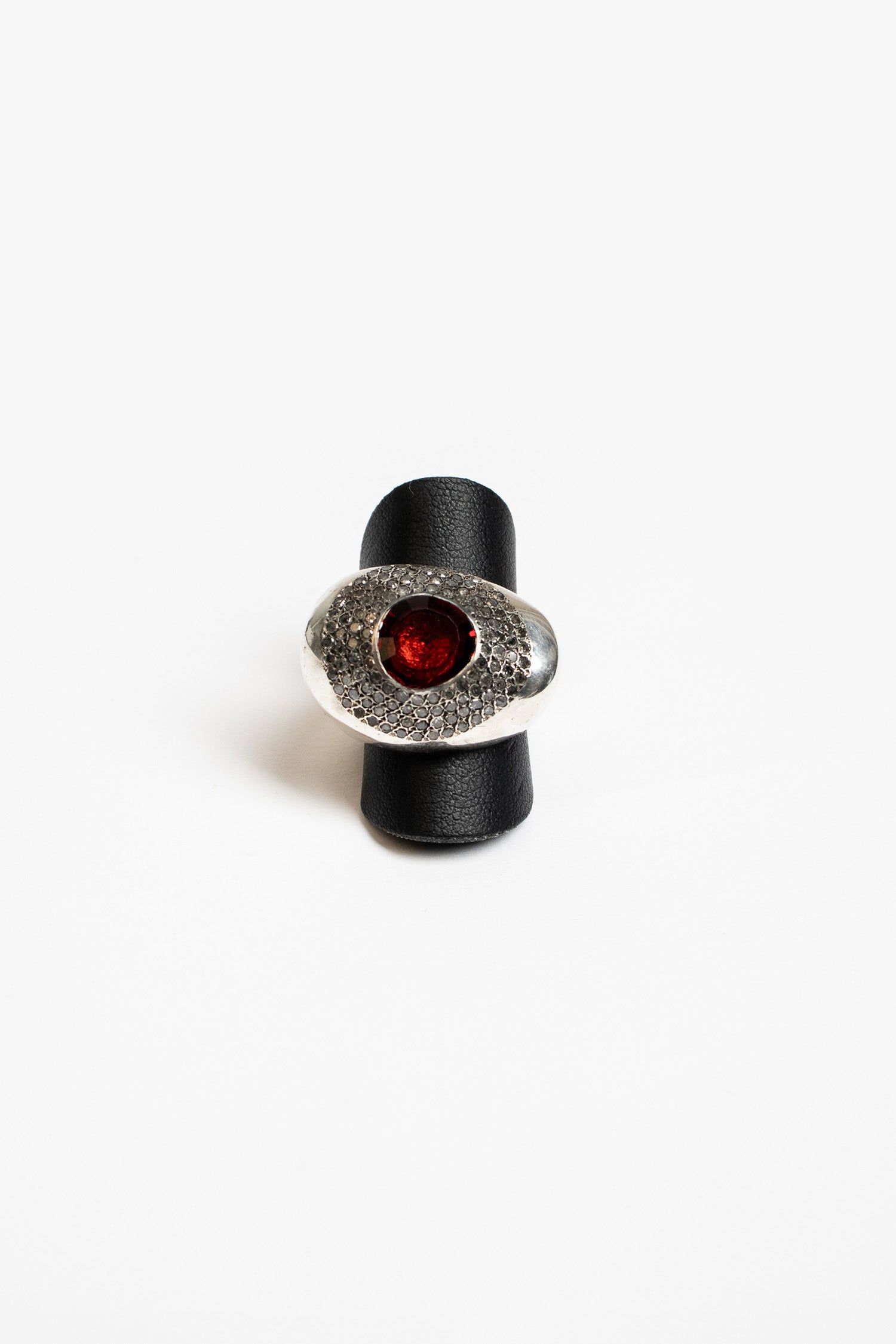 Loumia Ring Icy Grey Diamond/Garnet
