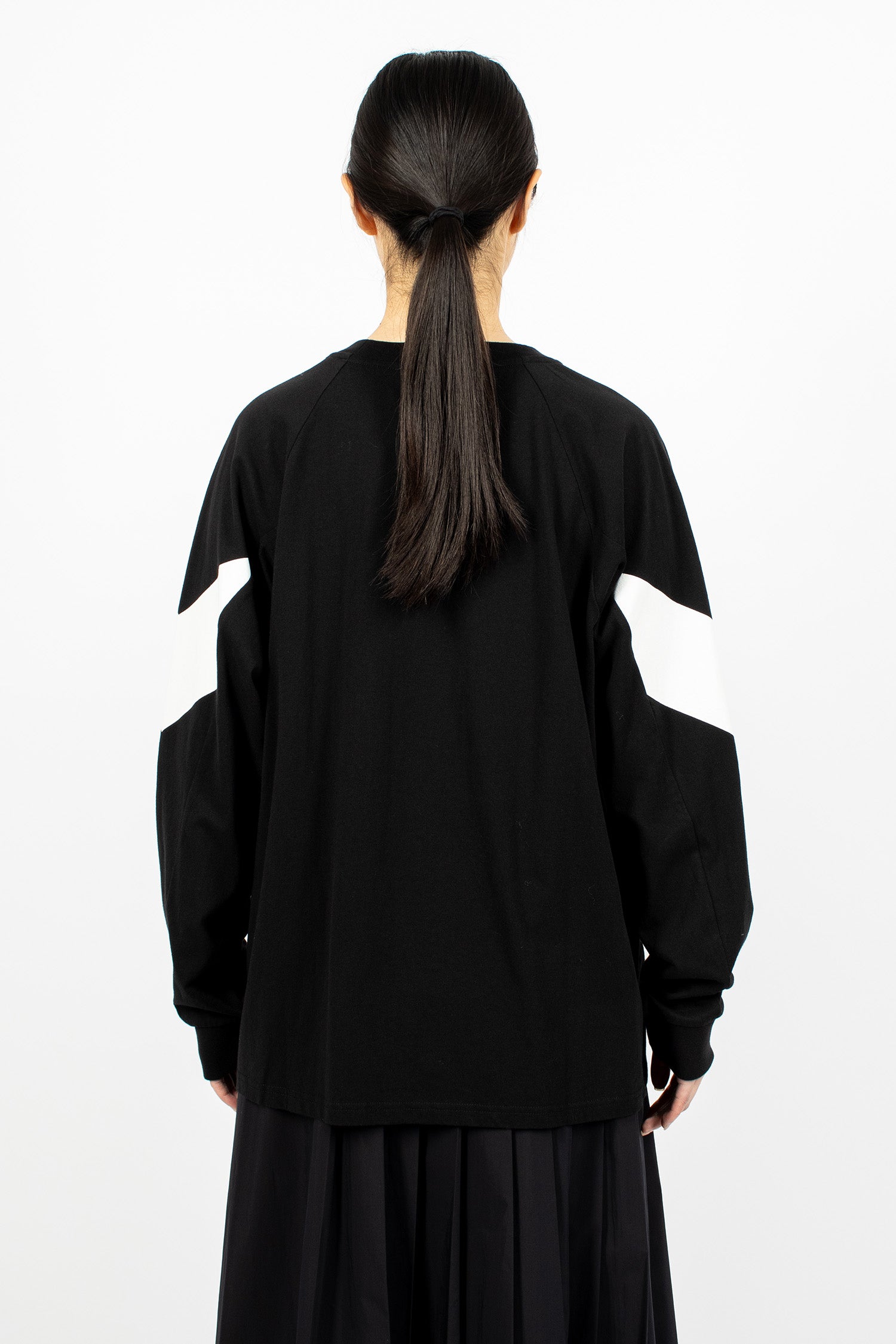 Chevron Raglan L/S Tee Black