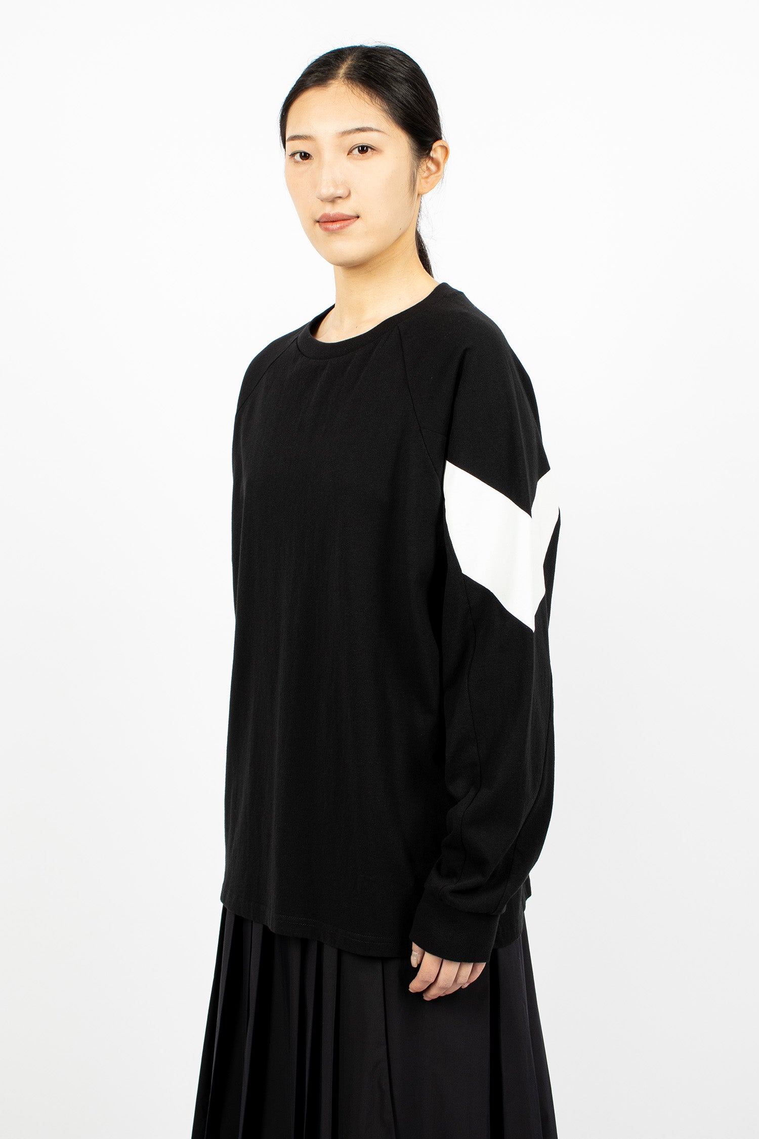 Chevron Raglan L/S Tee Black
