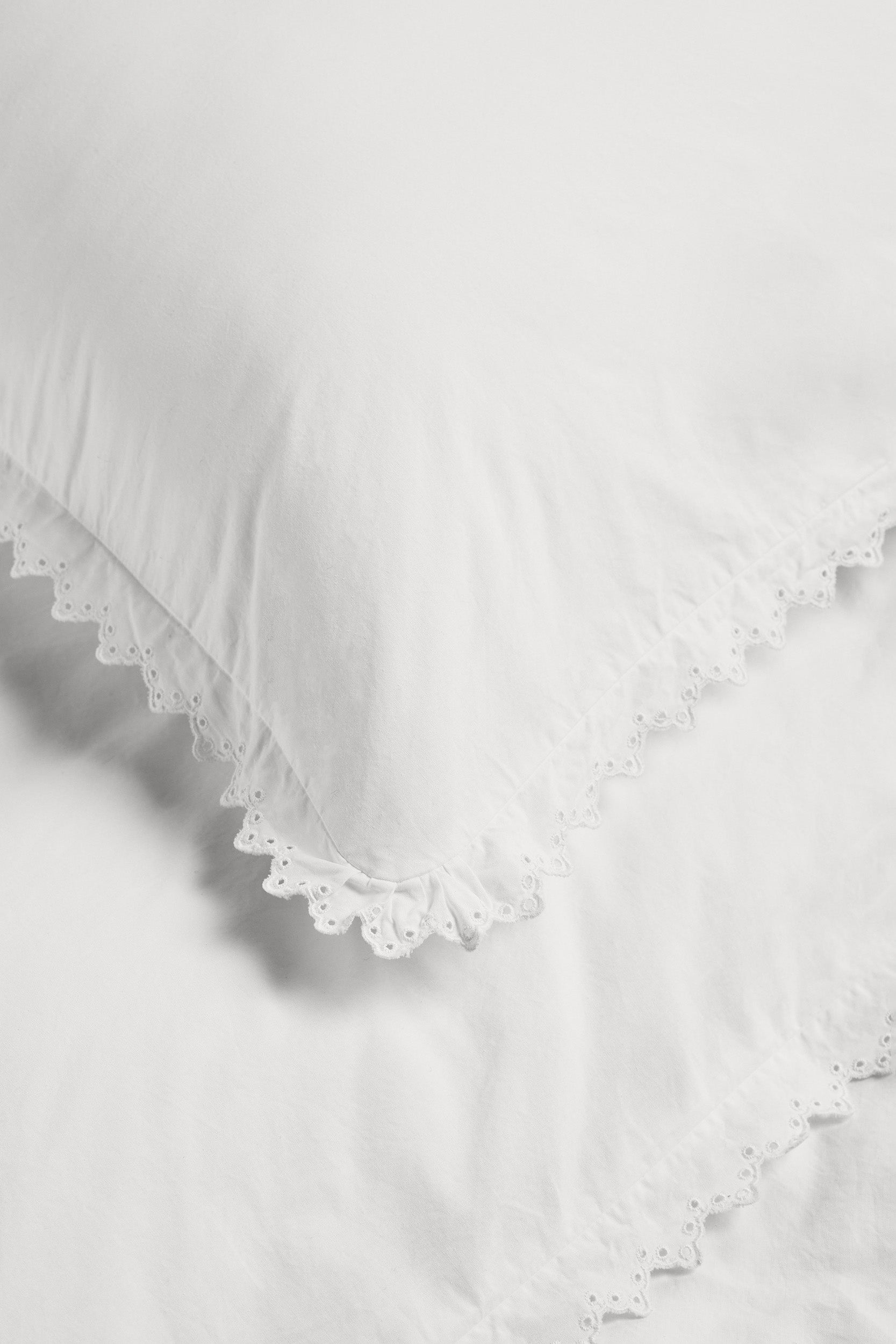 Broderie Anglaise Anaïs Pillowcase Broken White