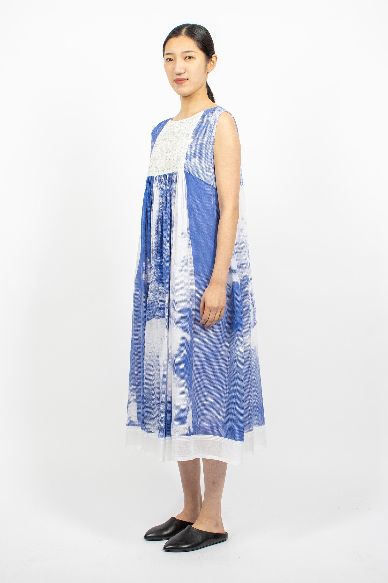 Embroidered Sleeveless Dress White Lapis