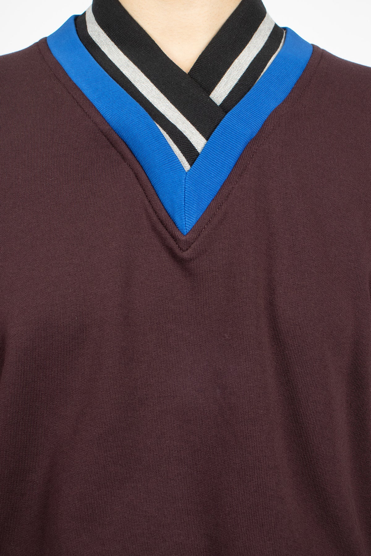 Contrast V-Neck Sweatshirt Burgundy