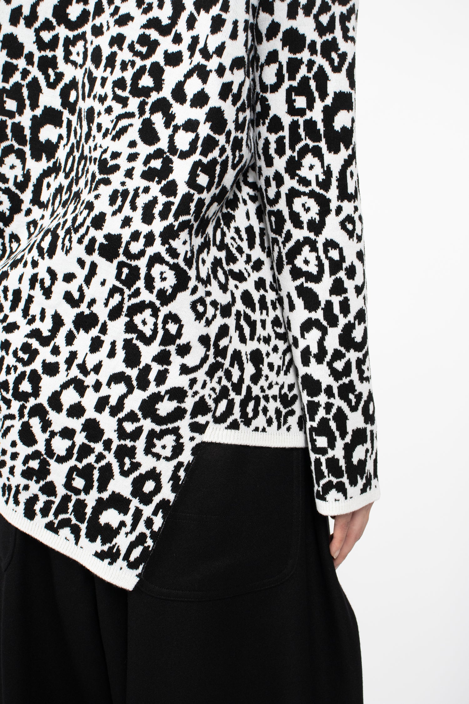 Leopard Knit Sweater White/Black