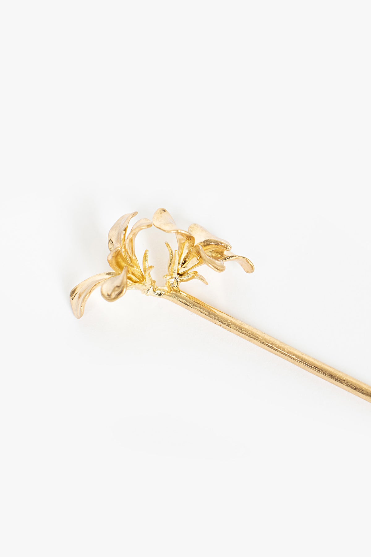 Flower Crochet Needle Brooch Gold
