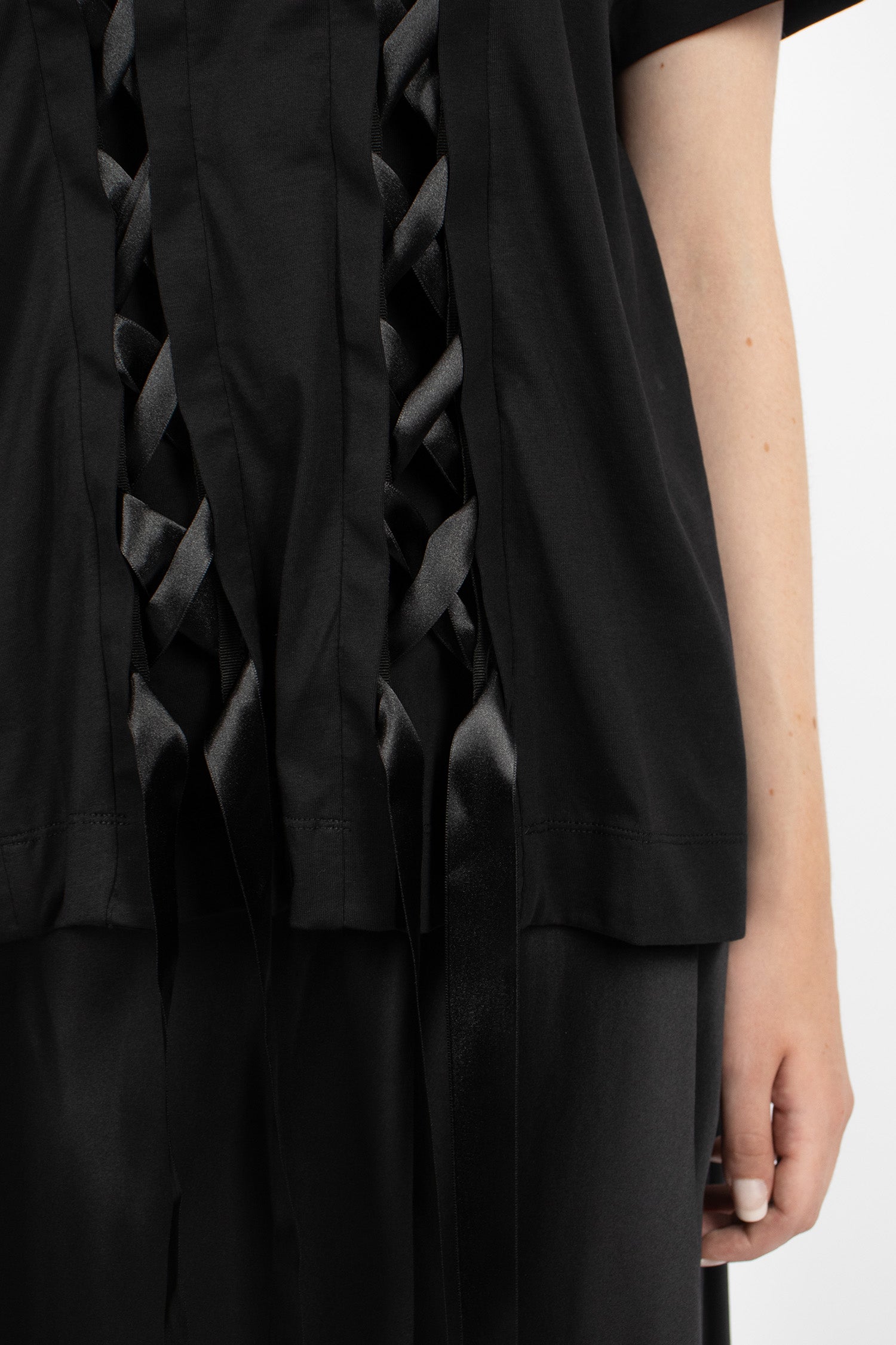 Unravelling Ribbon T-Shirt Black