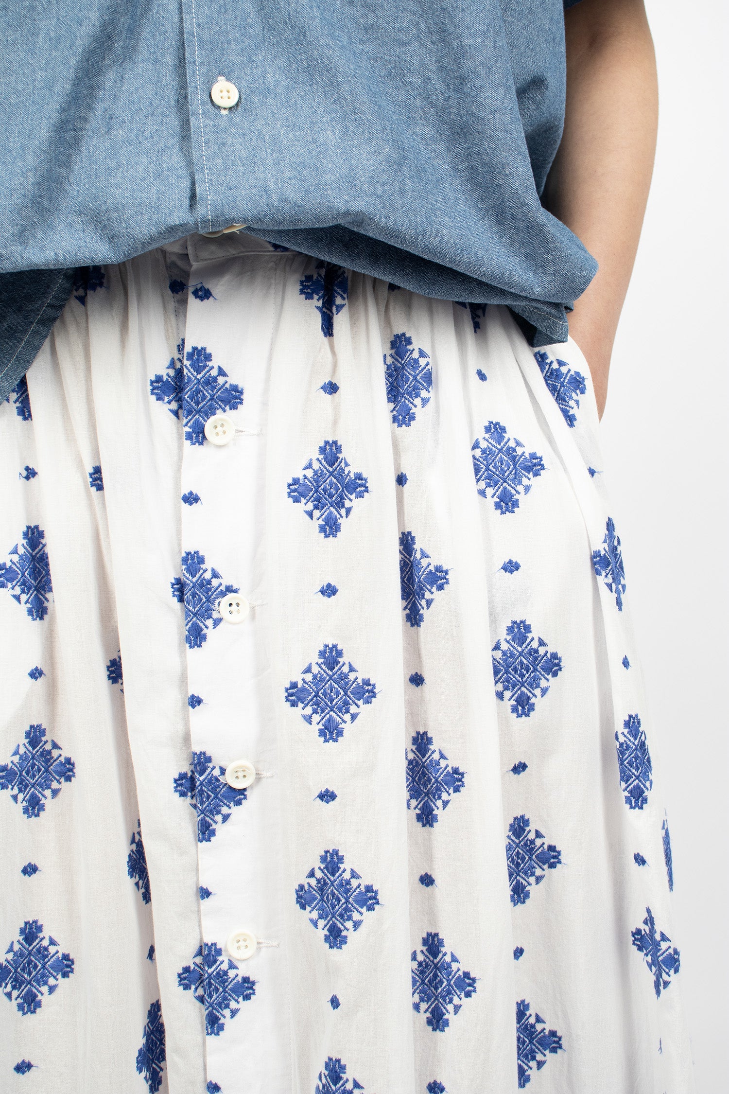 Gathered Skirt White/Crest Embroidery