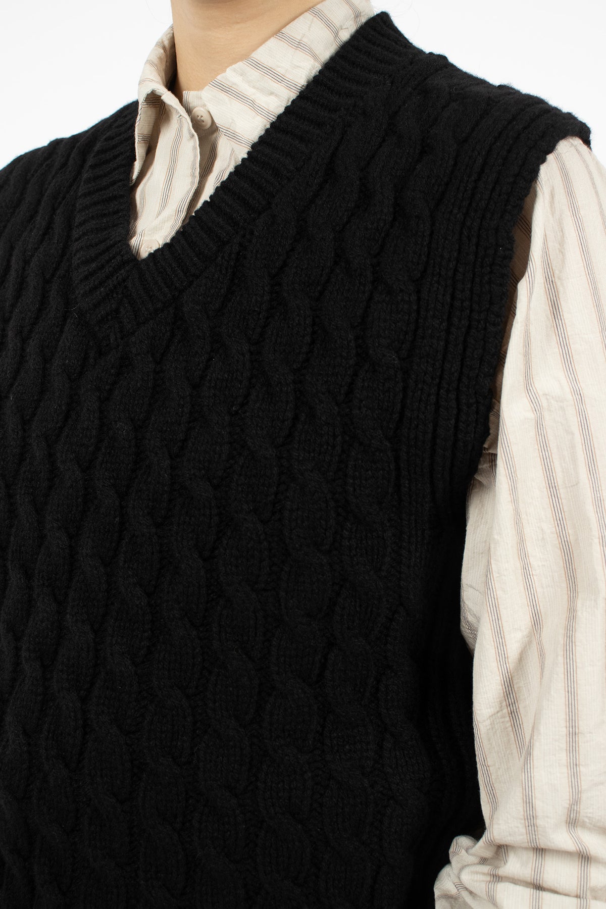 Cable Merino Slipover Black